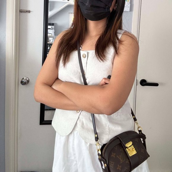 LV Cosmetic Pouch MM Monogram - Picture 7 of 7